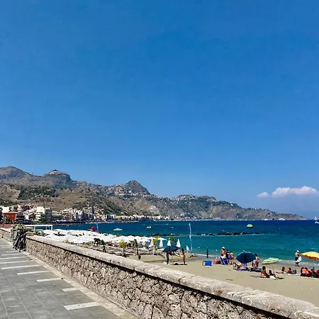 Luna Rossa Apartman Giardini Naxos